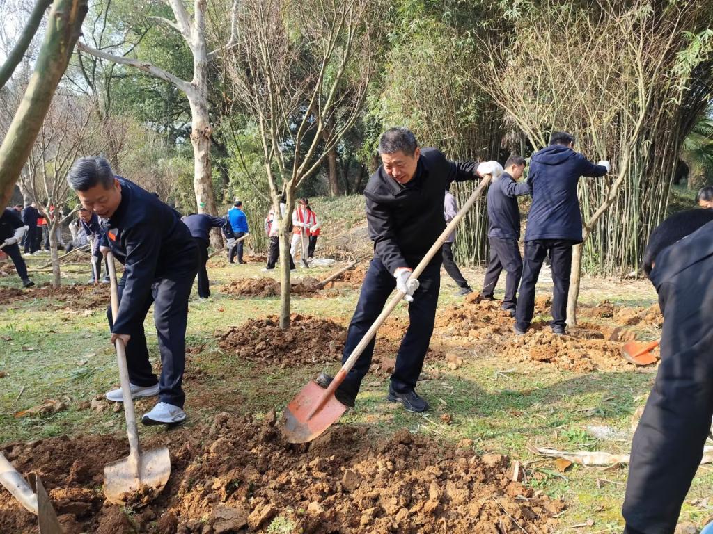 共植红枫添新绿 美丽湖理谱新篇：Beat365官网开展第48个植树节主题活动